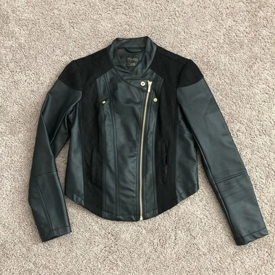 Jaqueta de Moto Thalia Sodi Preta Couro Sintético Renda Tamanho XS - Imagem 1 de 4