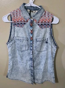 Miss Me Womans Small Vest Button Up Western Cotton Blue Chambray Beaded NWT! - Picture 1 of 12