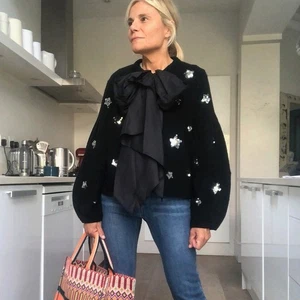 Wyse Fran schwarz Pailletten große Schleife Kaschmir Wolle Cardigan Jacke One Size - Bild 1 von 6
