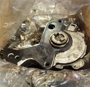 Original VAG Unterdruckpumpe 038145209 - Bild 1 von 2