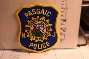 police patch PASSAIC POLICE NEW JERSEY - Picture 1 of 1
