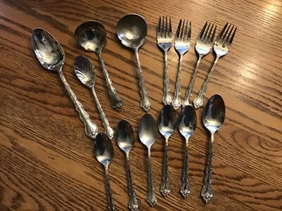 Lote mixto de 14 cubiertos Wallace Plateros Abbey Rose plateados Foto 1 de 4
