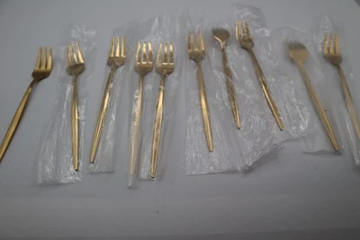 Juego de 10 tenedores de cóctel/fruta de 3 puntas de acero inoxidable color dorado Foto 1 de 4