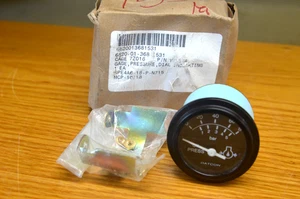 Datcon Oil Pressure Gage 0-80 P/N 101574 881 1B 24 V (3-D) - Picture 1 of 8