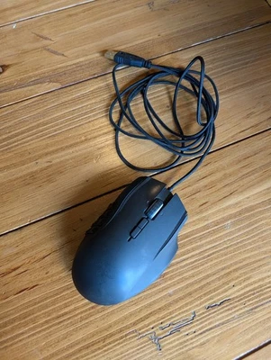 Razer Naga Chroma RZ01-0161 Wired Gaming Mouse - Image 1 of 4