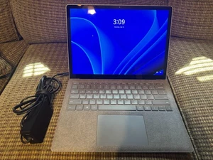 Microsoft Surface Laptop 5 1950 13.5" i5-1235u 2.5GHz 8GB RAM 256GB Alcantara - Zdjęcie 1 z 11