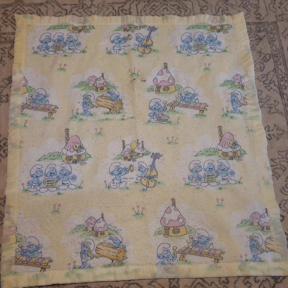 MANTA SMURF 1983 CUNA POLI ACRÍLICO BORDE SATINADO RIBETE NIÑO NIÑA HECHO A CUADROS FOTOS Foto 1 de 4