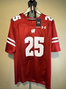 Camiseta deportiva Under Armour para hombre XL roja Wisconsin Badgers Cade Yacamelli #25 nueva con etiquetas - Imagen 1 de 5