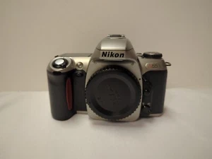 Nikon N65 fotocamera reflex pellicola AF 35 mm solo corpo NON TESTATA - Foto 1 di 8