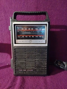 Radio General Electric GE Am FM Modelo No 7-2800B Negra Compacta ¡FUNCIONA! - Imagen 1 de 4