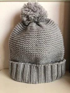 Cappellino berretto invernale Celio grigio con ponpom - Foto 1 di 5