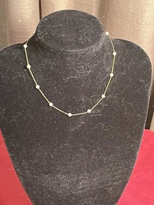 Collana con catenina e perle finte tono oro fine - Foto 1 di 5