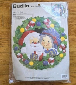 VTG Bucilla Felt Appliqué Kit Mr. and Mrs. Santa WREATH 1997 Unopened NOS #83677 - Picture 1 of 7