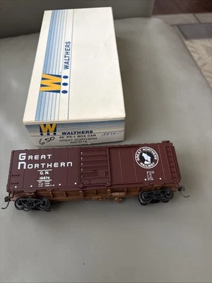 Walthers HO Scale 40’ PS-1 Box Car Assembled With Box Great Northern - Image 1 of 4