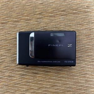 Fujifilm FinePix Z10fd Black 7.2MP 3x Zoom Digital Camera USED FROM JAPAN - Picture 1 of 7
