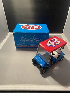 GMP Richard Petty STP Golf Cart 1:16 Bank With Key- Red and Blue - Picture 1 of 10
