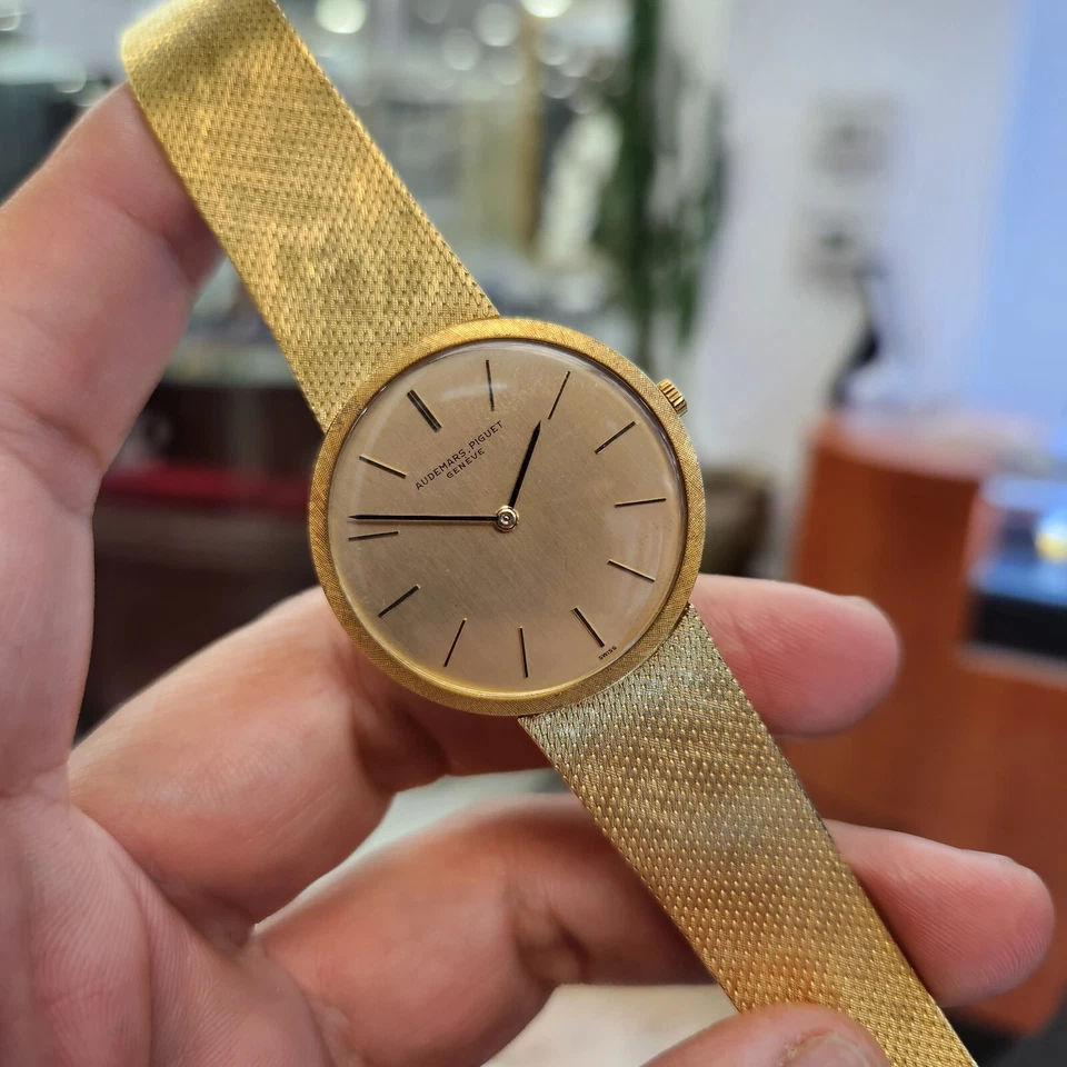 Brazalete de malla ultrafina Audemars Piguet de oro amarillo de 18 quilates de los años 60 Foto 1 de 1