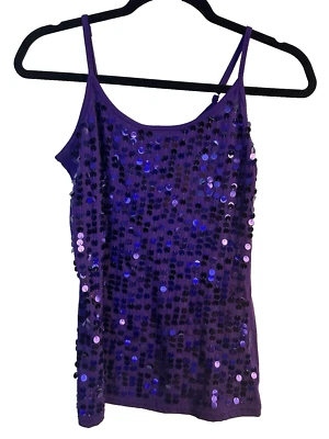 Casi Famoso: Camisola de Lentejuelas Púrpura Top Correas de Espagueti, Mediano - Camisa de Fiesta Foto 1 de 4