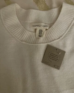Suéter Happily Gris Difuso Recortado Cuello Redondo - Imagen 1 de 5
