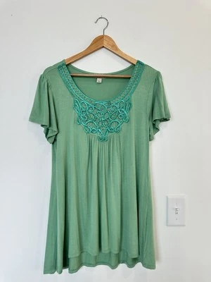 Blusa Camisa Top Bordada Manga Corta Verde Mediana One World para Mujer Foto 1 de 4