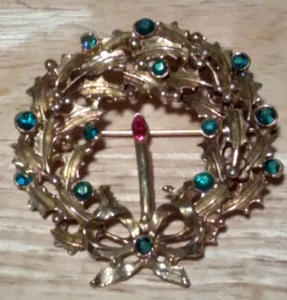 Vintage Weihnachtskranz mit Kerze in der Mitte & Schleife Strass Brosche (A10) - Bild 1 von 3