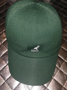 Cappello elasticizzato Kangol Tropic FF (verde grande) (SPEDITO IN SCATOLA 📦) - Foto 1 di 4