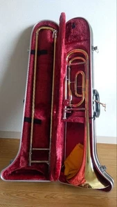 YAMAHA Tenor Bass Trombone YSL-8425 Custom Used with Hard Case - Picture 1 of 8