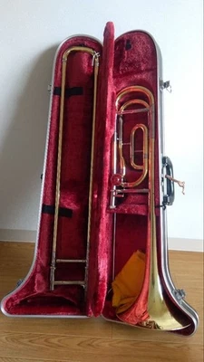 YAMAHA Tenor Bass Trombone YSL-8425 Custom Used with Hard Case - Image 1 of 4