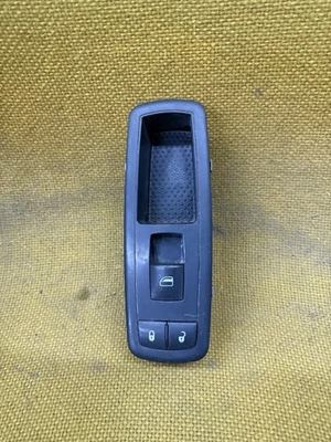 OEM 2008-2010 Chrysler Town & Country  Right Passenger Side Door Window Switch - Image 1 of 3