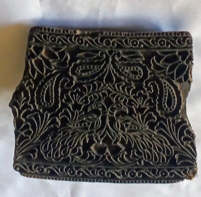 Antiguo bloque textil de madera tallada a mano indio de 1900 con motivo de pavo real doble Foto 1 de 3