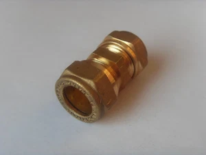 Verschraubung mit Klemmring 15 mm x 15 mm für Kupferrohr Solar Heizung Sanitär - Picture 1 of 2