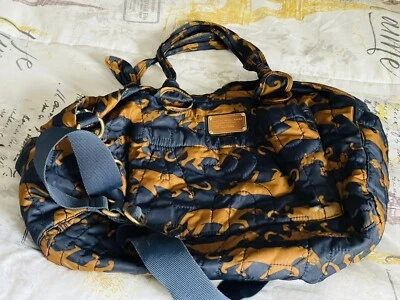 Bolsa de pañales Marc Jacobs Panther edición limitada Foto 1 de 4