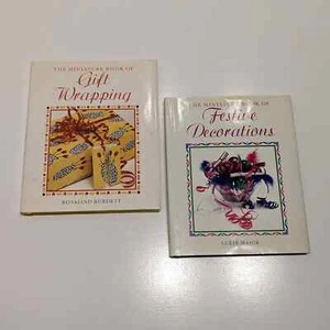 The Miniature Book of Gift Wrapping & Festive Decorations (2 Hardcover) - Bild 1 von 11