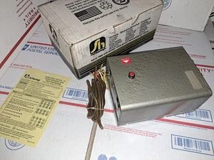 HONEYWELL R8182H AQUASTAT High Low Primary limit relay 1070 Sid Harvey's R80-40R - Picture 1 of 6