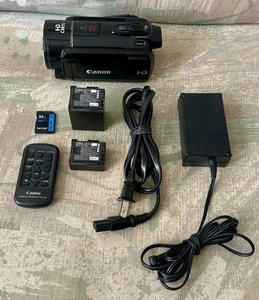 Canon VIXIA HF S30 Full HD 1080HP AVCHD 32GB Flash Camcorder BUNDLE - Wow!! - Picture 1 of 12