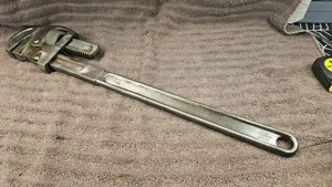 Vintage WARCO 24" Pipe Wrench #4124, Made In USA,  Very Good Condition SEE PICS  - Picture 1 of 11