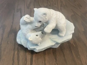 MARURI FINE PORCELAIN POLAR BEAR CUBS POLAR EXPEDITION COLLECTION 1990 - Picture 1 of 7