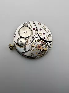Piaget 9P1 Movement Serviced With Dial, Hands, Original 18kt Yellow Gold Crown - Bild 1 von 4