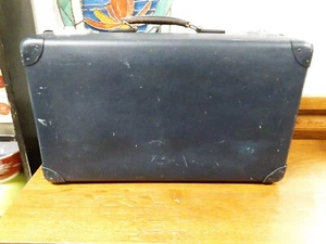 Vintage Blue Globetrotter Luggage/Suitcase - Picture 1 of 8