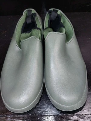 Brand New Green Rubber Waterproof Gardening Shoes Unisex With Neoprene Inside - Image 1 of 4