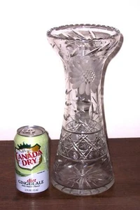 ABP klar gepresstes & tief geschliffenes Glas 12" Korsett Form Vase-Stock, Blumen, Blätter - Bild 1 von 9