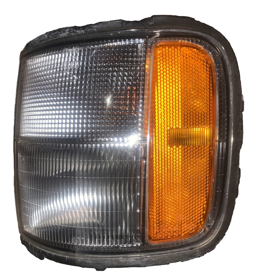 1992-1997 Isuzu Trooper Acura SLX OEM Turn Signal Assembly LH Driver Side - Image 1 of 4