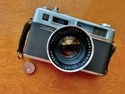 Yashica Electro 35 35mm Film Rangefinder Camera  Yashinon 45mm Lens, Untested. - Image 1 of 4