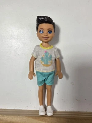 Barbie Club Chelsea Morena Niño Muñeca Reparación Roble Ropa Usada en Excelente Condición C190 Foto 1 de 4