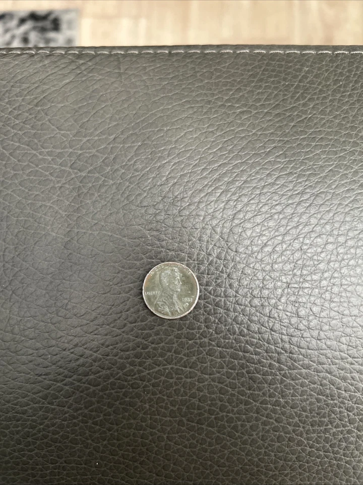 1983-S Penny, silver Lincoln Mem. Penny, made of copper, valuable, liberty err - Image 1 of 4