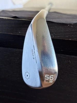 Хромированный сэнд-ведж Titleist SM7 Tour 56*-10* (S-Grind) — для левой руки левая сторона - Изображение 1 из 4