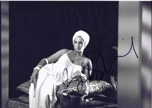 BARBRA STREISAND  signed 8x12 photo HELLO DOLLY !, The Way We Were, FUNNY GIRL - Picture 1 of 3