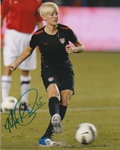 FOTO DE FÚTBOL FEMENINO DE 8x10 firmada por Megan Rapinoe EE. UU. autógrafo #2 - Imagen 1 de 1