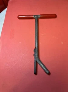 Lisle 49100 T-Handle Single Spring Brake Tool - Picture 1 of 3