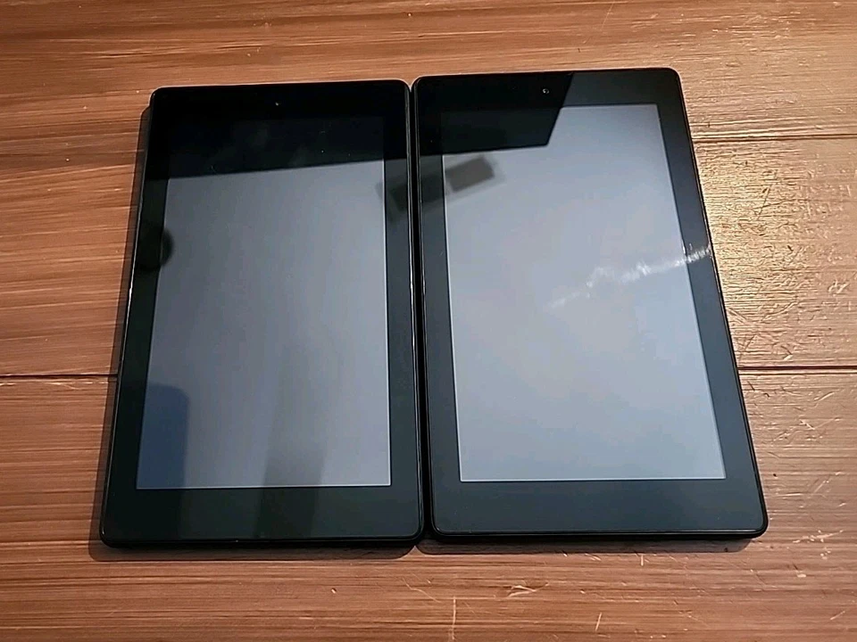 Tablet Amazon Kindle Fire 7 9ª Generación M8S26G Negra 7" WiFi X 2 Solo Reparación Foto 1 de 4